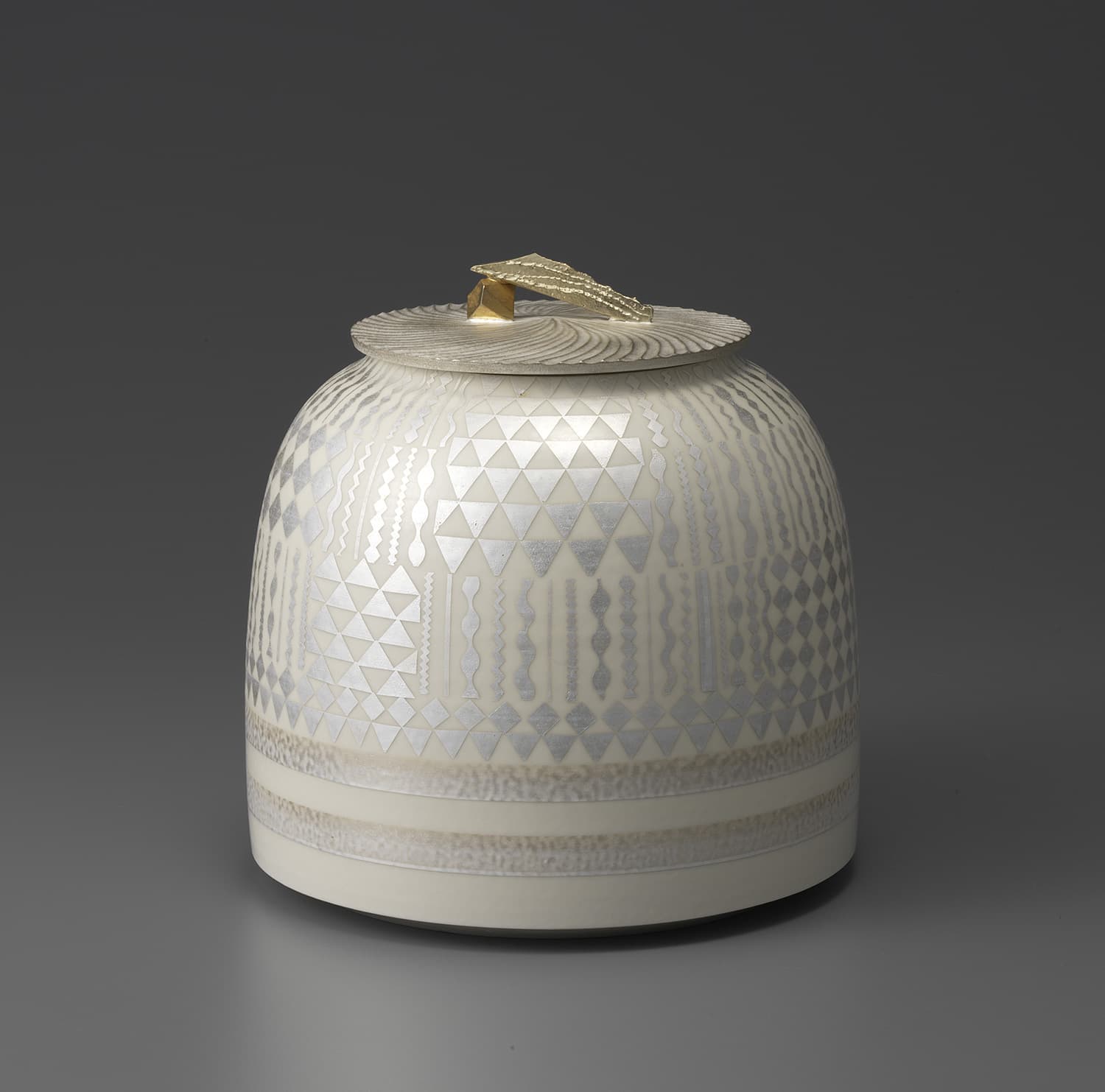 新品、供箱、栞付　菊池保寿堂　菊池 正直造 姥口アラレ　ヘムハナ様　売約済み 第8回 菊池ビエンナーレ｜菊池寛実記念 智美術館